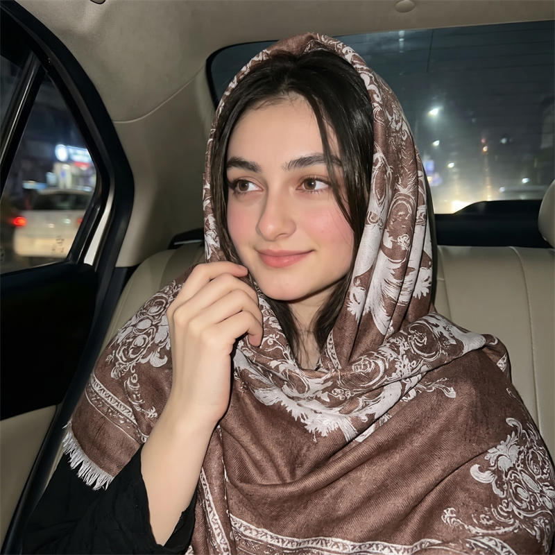 ผ้าคลุมศีรษะฮิญาบพิมพ์ลายบาโรก - Shawl Wrap Winter บทวิจารณ์และราคา